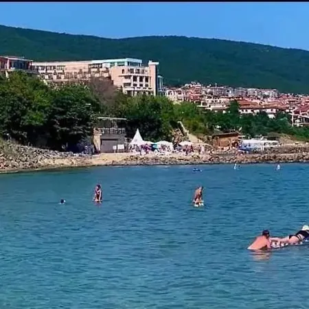 Premier болгария первая линия с бесплатная парковка и мини аквапарк анимация Apartment
