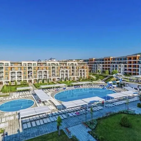 Premier болгария первая линия с бесплатная парковка и мини аквапарк анимация Apartment